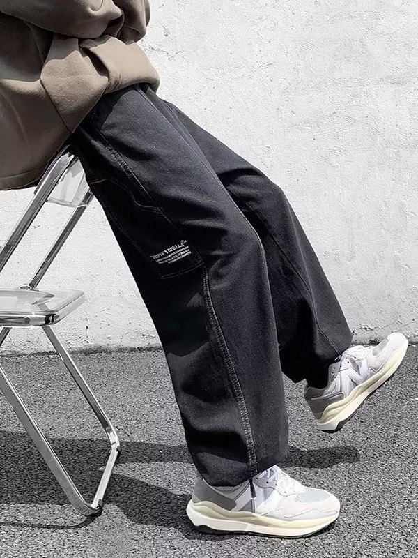 Men's Loose Fit Black Cargo Jeans-4